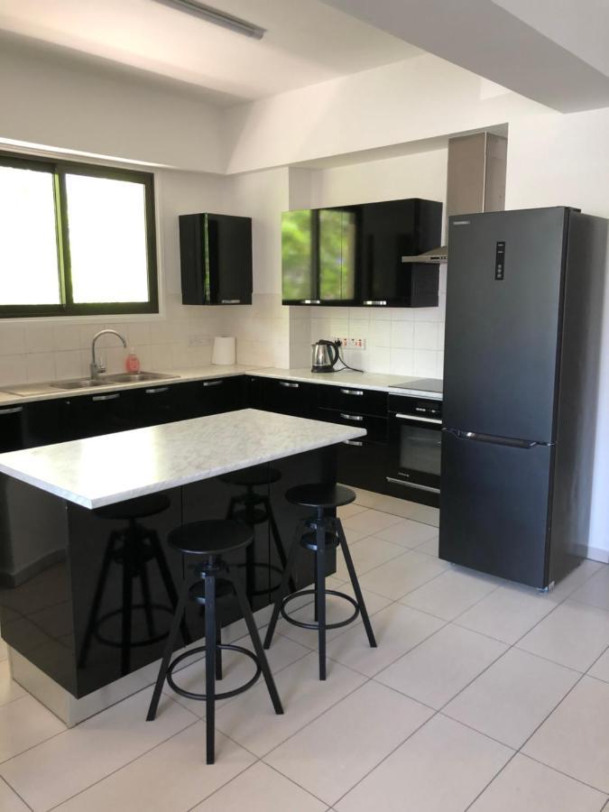 Modern Luxury Apartment In The Heart Of Nikosia Exterior foto